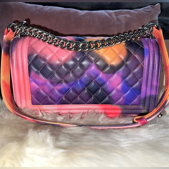 CHANEL flap boy bag in Ecru multi colored lambskin. Price is NON-NEGOTIABLE!! - Picture 4 of 17